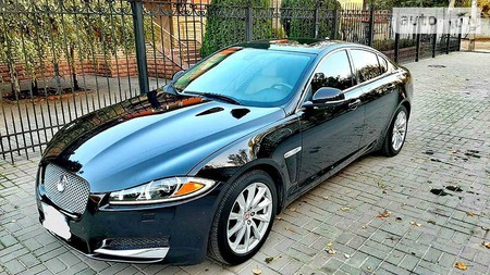 Jaguar XF 2014  випуску Запоріжжя з двигуном 2 л бензин седан автомат за 16900 долл. 