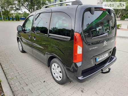 Citroen Berlingo 2009  випуску Житомир з двигуном 1.6 л бензин мінівен механіка за 7699 долл. 