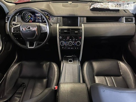 Land Rover Discovery Sport 2016  випуску Рівне з двигуном 2 л дизель позашляховик автомат за 15400 долл. 