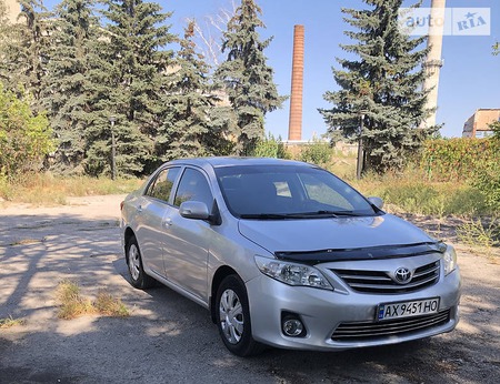 Toyota Corolla 2011  випуску Харків з двигуном 1.3 л  седан механіка за 7650 долл. 