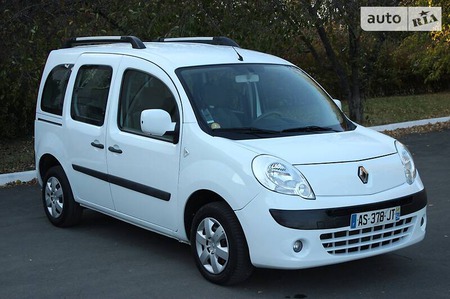 Renault Kangoo 2010  випуску Черкаси з двигуном 1.5 л дизель мінівен механіка за 7700 долл. 