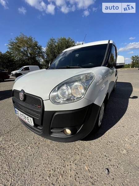 Fiat Doblo 2011  випуску Миколаїв з двигуном 1.3 л дизель мінівен механіка за 6000 долл. 