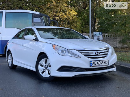 Hyundai Sonata 2013  випуску Вінниця з двигуном 2.4 л бензин седан автомат за 8350 долл. 