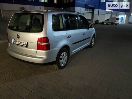 Volkswagen Touran 2004  випуску Одеса з двигуном 1.6 л бензин мінівен механіка за 6700 долл. 