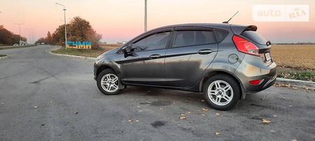 Ford Fiesta 2018  випуску Суми з двигуном 1.6 л бензин хэтчбек автомат за 9200 долл. 