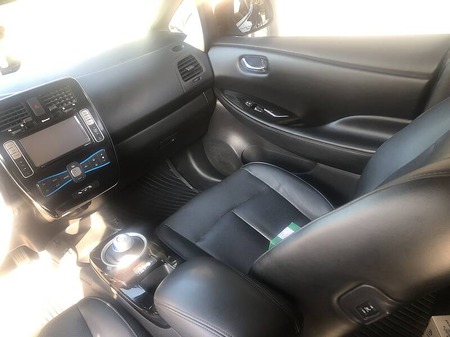 Nissan Leaf 2014  випуску Ужгород з двигуном 0 л електро хэтчбек автомат за 9700 долл. 