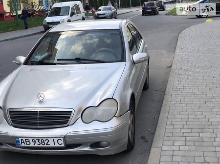 Mercedes-Benz C 180 2001  випуску Вінниця з двигуном 2 л бензин седан  за 3599 долл. 
