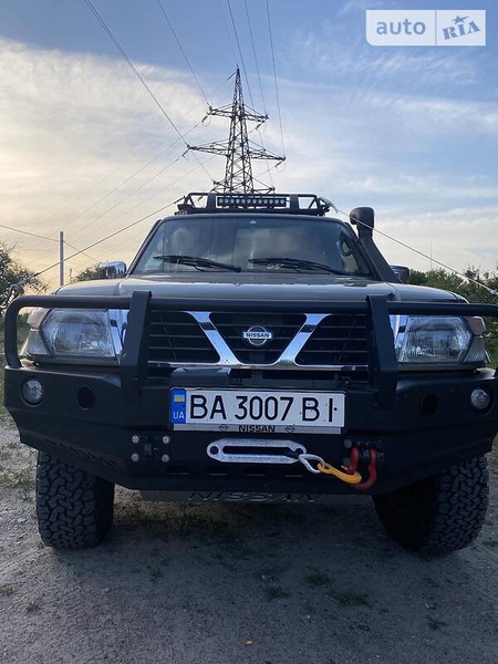 Nissan Patrol 1998  випуску Кропивницький з двигуном 4.5 л бензин позашляховик механіка за 19000 долл. 