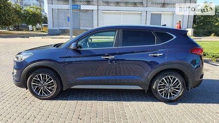 Hyundai Tucson 2020  випуску Дніпро з двигуном 2 л бензин позашляховик автомат за 28000 долл. 