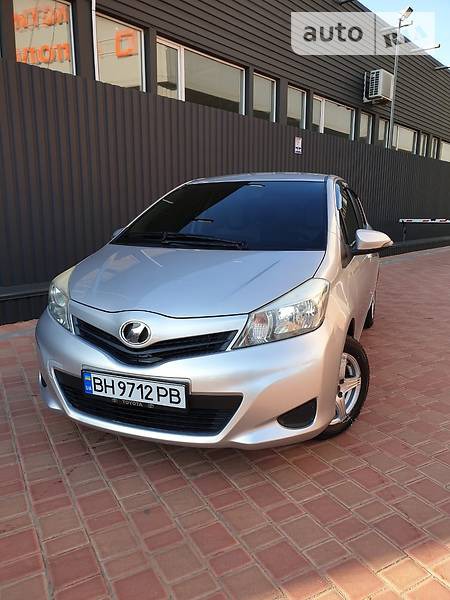 Toyota Yaris 2011  випуску Одеса з двигуном 1.3 л бензин хэтчбек автомат за 8700 долл. 