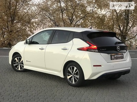 Nissan Leaf 2018  випуску Львів з двигуном 0 л електро хэтчбек автомат за 19990 долл. 