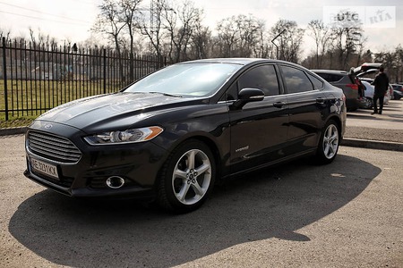 Ford Fusion 2012  випуску Дніпро з двигуном 2 л гібрид седан автомат за 10999 долл. 