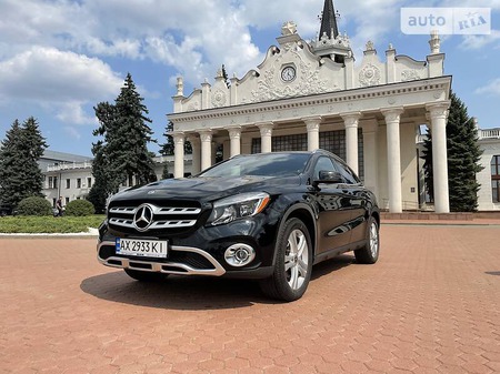 Mercedes-Benz GLA 250 2017  випуску Харків з двигуном 2 л бензин позашляховик автомат за 24999 долл. 