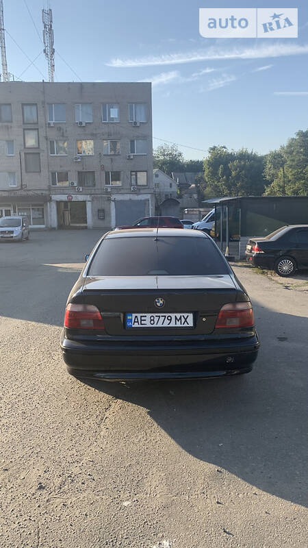 BMW 528 1996  випуску Дніпро з двигуном 2.8 л бензин седан механіка за 4900 долл. 