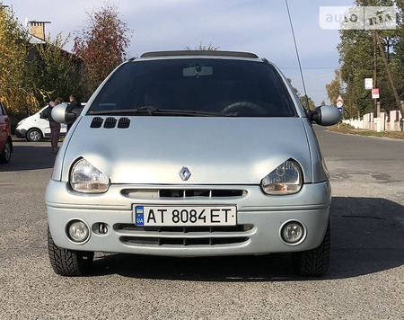 Renault Twingo 2003  випуску Київ з двигуном 1.2 л  хэтчбек  за 4200 долл. 