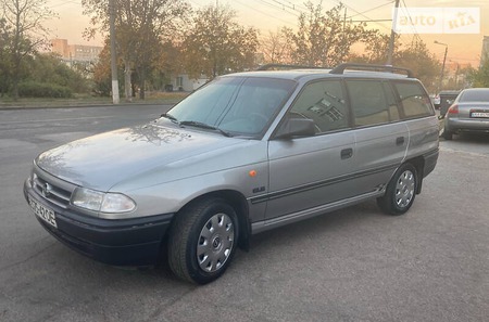 Opel Astra 1994  випуску Одеса з двигуном 1.4 л бензин універсал механіка за 3000 долл. 