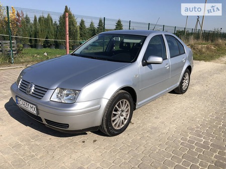 Volkswagen Bora 2001  випуску Львів з двигуном 1.6 л бензин седан механіка за 4600 долл. 