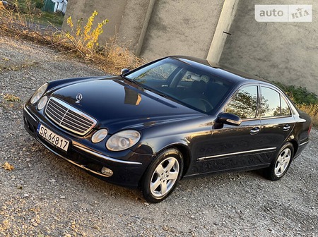 Mercedes-Benz E 270 2003  випуску Чернівці з двигуном 2.7 л дизель седан автомат за 4850 долл. 