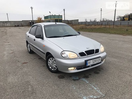 Daewoo Lanos 2007  випуску Київ з двигуном 1.5 л бензин седан механіка за 3300 долл. 