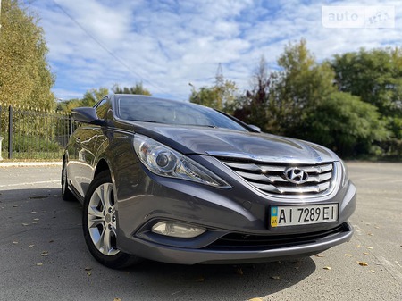 Hyundai Sonata 2010  випуску Запоріжжя з двигуном 2.4 л  седан механіка за 9500 долл. 