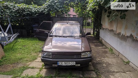 Renault 21 1988  випуску Чернівці з двигуном 1.7 л бензин седан механіка за 1200 долл. 