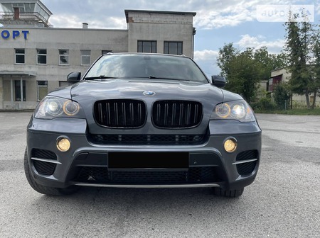 BMW X5 2011  випуску Тернопіль з двигуном 3 л бензин універсал автомат за 15000 долл. 