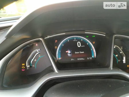 Honda Civic 2019  випуску Луганськ з двигуном 2 л бензин седан автомат за 16650 долл. 