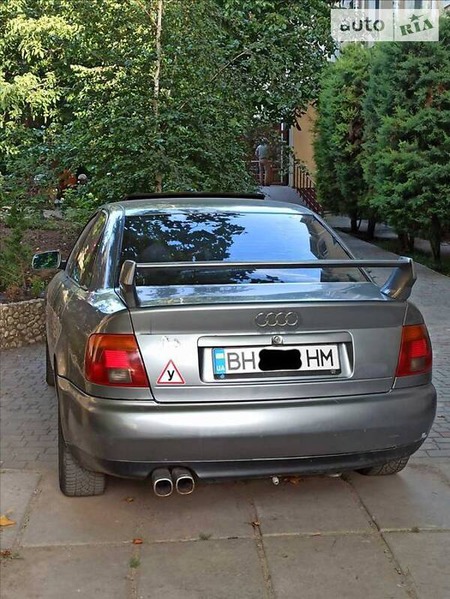 Audi A4 Limousine 1996  випуску Одеса з двигуном 2.6 л бензин седан механіка за 3500 долл. 