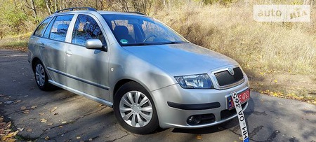 Skoda Fabia 2006  випуску Полтава з двигуном 1.4 л бензин універсал механіка за 5380 долл. 