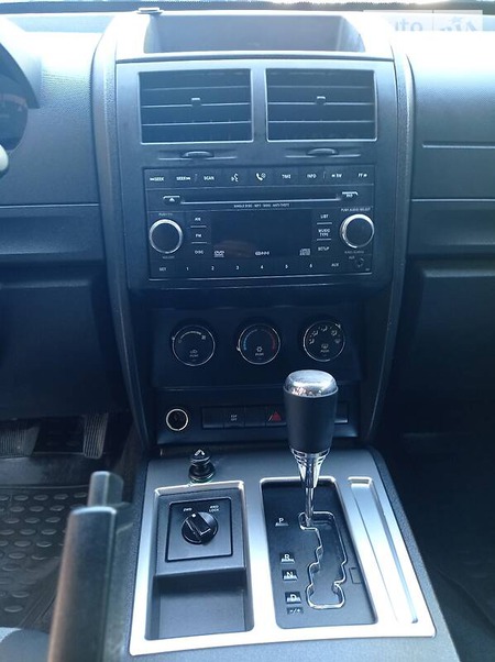 Dodge Nitro 2008  випуску Чернівці з двигуном 2.8 л дизель позашляховик автомат за 10800 долл. 