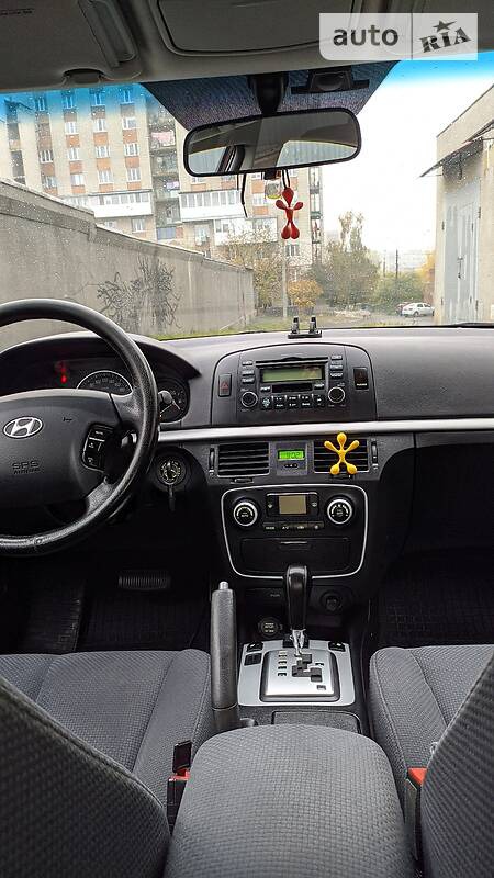 Hyundai Sonata 2007  випуску Хмельницький з двигуном 2 л  седан автомат за 7800 долл. 