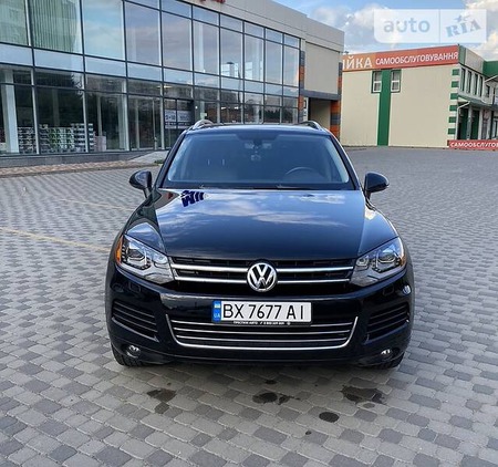 Volkswagen Touareg 2013  випуску Хмельницький з двигуном 3 л дизель позашляховик автомат за 20999 долл. 