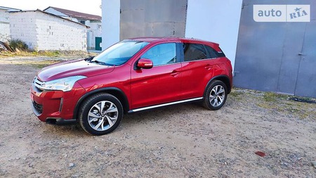 Citroen C4 Aircross 2013  випуску Житомир з двигуном 1.6 л бензин позашляховик механіка за 10750 долл. 