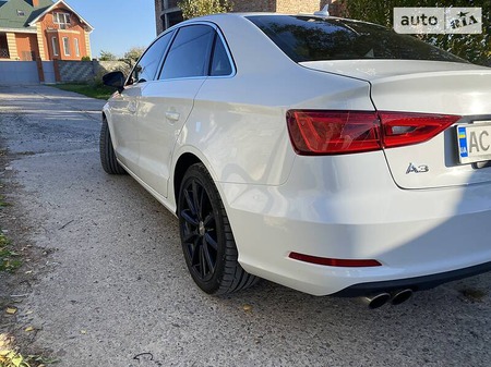 Audi A3 Limousine 2014  випуску Луцьк з двигуном 1.8 л бензин седан автомат за 14900 долл. 