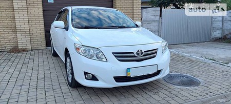 Toyota Corolla 2009  випуску Дніпро з двигуном 1.6 л бензин седан механіка за 8950 долл. 