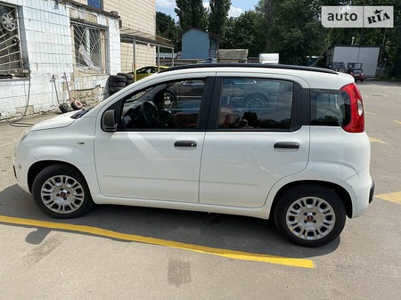Fiat Panda 2013  випуску Київ з двигуном 1.2 л бензин хэтчбек механіка за 6200 долл. 