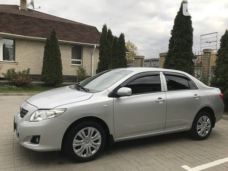 Toyota Corolla 2007  випуску Харків з двигуном 1.6 л бензин седан механіка за 7399 долл. 