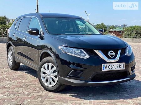 Nissan Rogue 2015  випуску Харків з двигуном 2.5 л бензин позашляховик автомат за 14000 долл. 