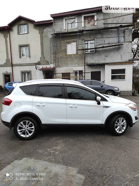 Ford Kuga 2011  випуску Київ з двигуном 2.5 л  позашляховик автомат за 12500 долл. 