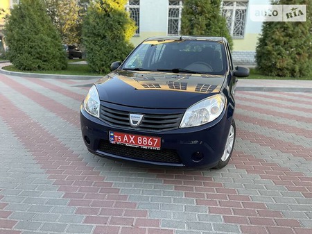 Dacia Sandero 2011  випуску Суми з двигуном 1.2 л бензин хэтчбек механіка за 5100 долл. 