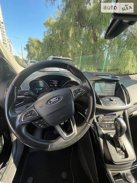 Ford Kuga 2018  випуску Київ з двигуном 2 л дизель позашляховик автомат за 21000 долл. 