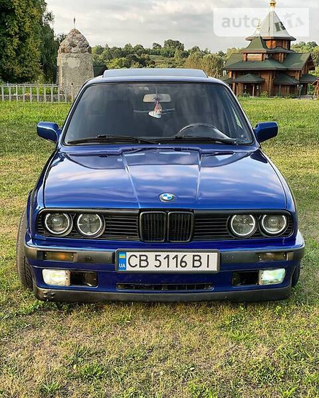 BMW 318 1988  випуску Чернігів з двигуном 1.8 л  седан механіка за 3500 долл. 