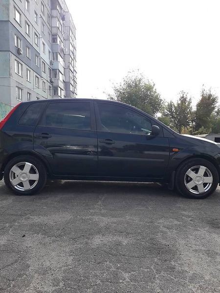 Ford Fiesta 2008  випуску Кропивницький з двигуном 1.4 л  хэтчбек механіка за 5000 долл. 