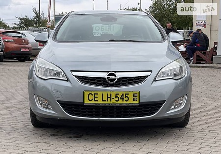 Opel Astra 2011  випуску Рівне з двигуном 1.6 л бензин хэтчбек автомат за 6750 долл. 