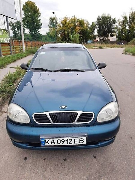 Daewoo Lanos 2002  випуску Київ з двигуном 1.5 л бензин седан механіка за 2499 долл. 