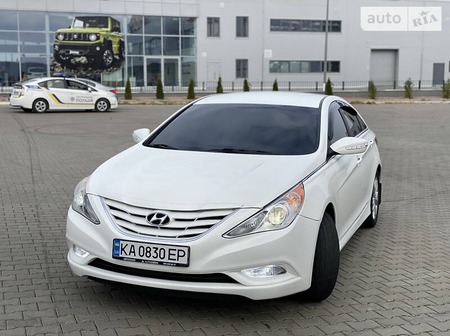 Hyundai Sonata 2014  випуску Миколаїв з двигуном 2.4 л бензин седан автомат за 12000 долл. 