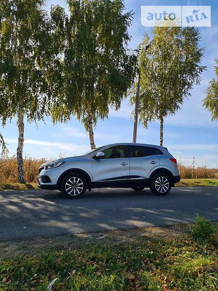 Renault Kadjar 2019  випуску Чернівці з двигуном 1.5 л дизель позашляховик механіка за 25000 долл. 