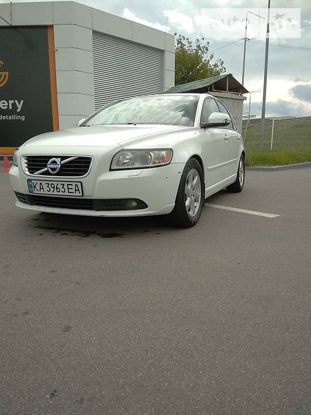Volvo S40 2012  випуску Київ з двигуном 2 л бензин седан автомат за 7500 долл. 