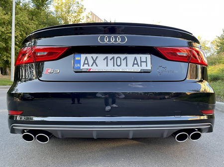 Audi S3 2015  випуску Харків з двигуном 2 л бензин седан автомат за 24900 долл. 