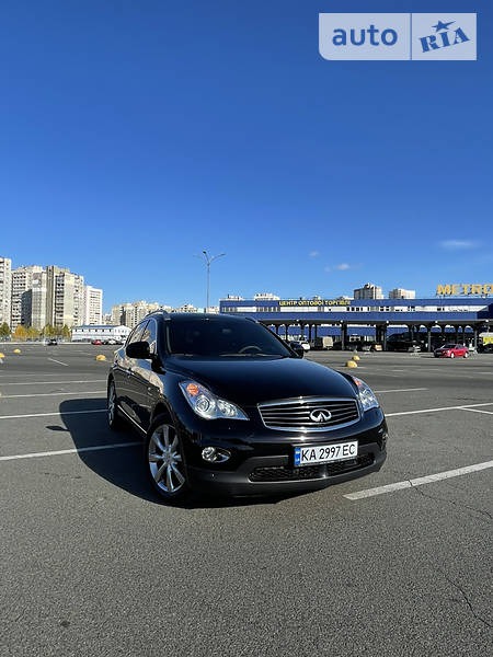 Infiniti QX50 2014  випуску Київ з двигуном 2.5 л бензин позашляховик автомат за 20800 долл. 